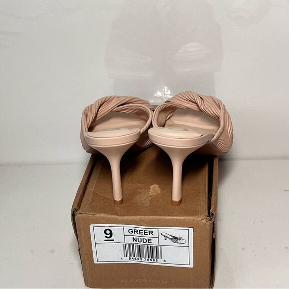 Journee Collection Greer Pleated Sandals - Picture 4 of 7